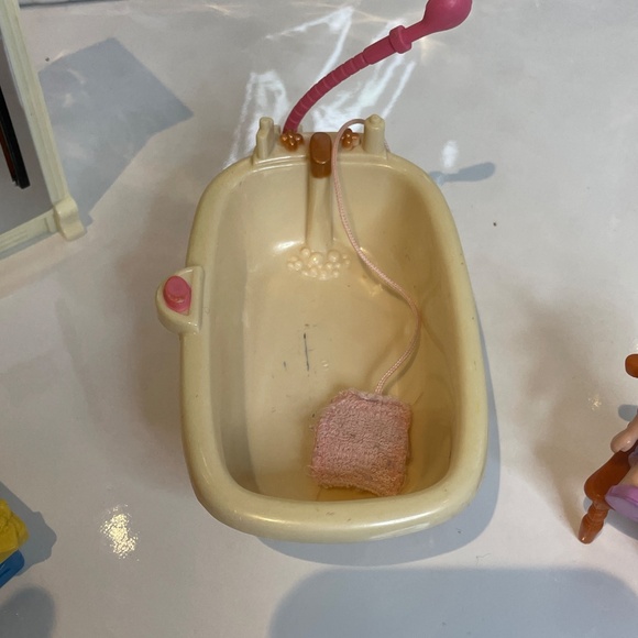 Fisher Price 💕Loving Family Fridge ❄️ & Bath tub 🛀bundle - Picture 7 of 10